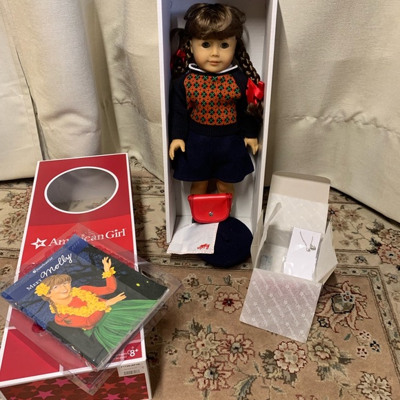 New in Box American Girl Doll Molly - Picture 2 of 9